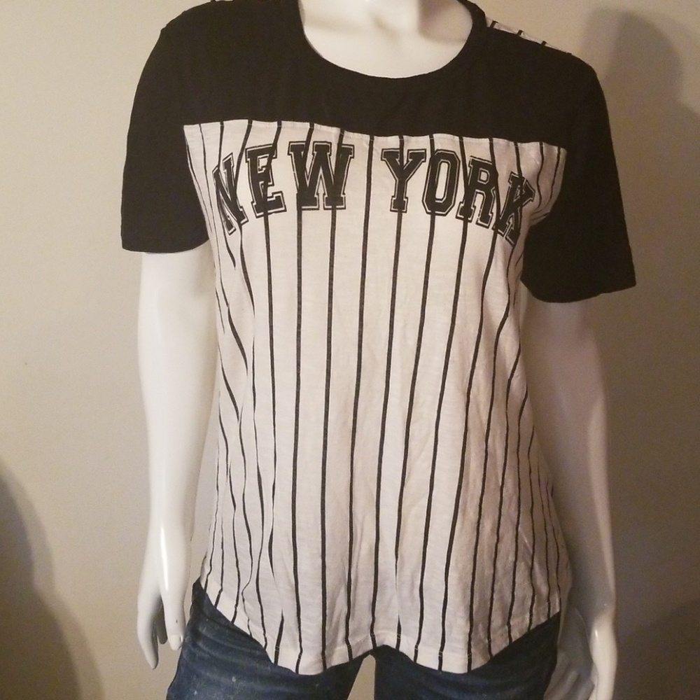 👚 3/$20 👚 NY Ball Tee XL